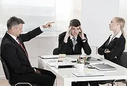 Jak prowadzić działalność i być zatrudnionym bez konfliktów?