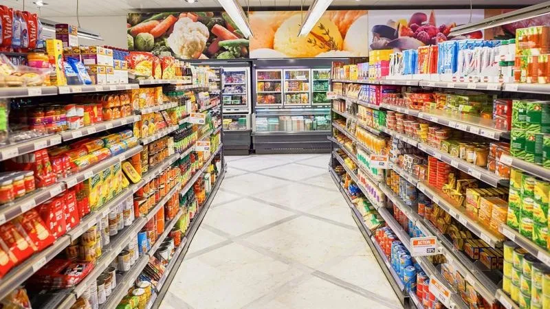 Najlepsze miejsca na pracy: Top 6 marketów spożywczych w Polsce, w których zarobisz najwięcej