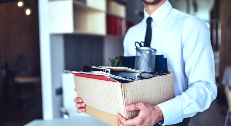 Zwolnienie pracownika na urlopie – kiedy pracodawca może to zrobić?